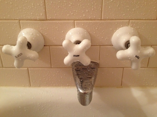 Incredible Bathtub Knobs The House My Parents Just Bought Has A Bathtub With Three Knobs