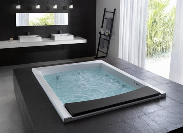 Inspiring Small Whirlpool Tub Jacuzzi Tubs For Small Bathrooms Tlzholdings