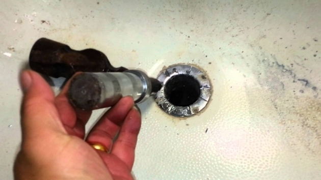 Stylish Removing Bathtub Drain How To Remove A Broken Or Damaged Tub Drain Youtube