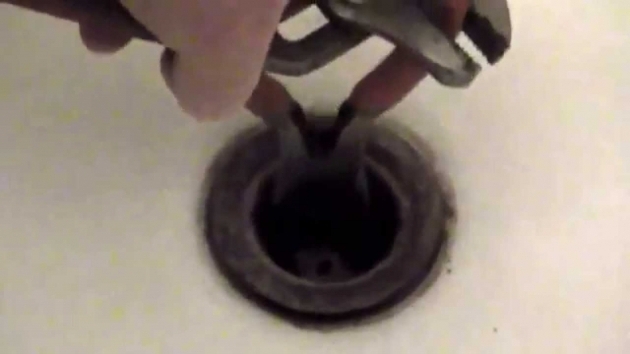 Alluring How To Replace A Bathtub Drain Diy Bathtub Drain Removal Andor Installation Tool And Procedure