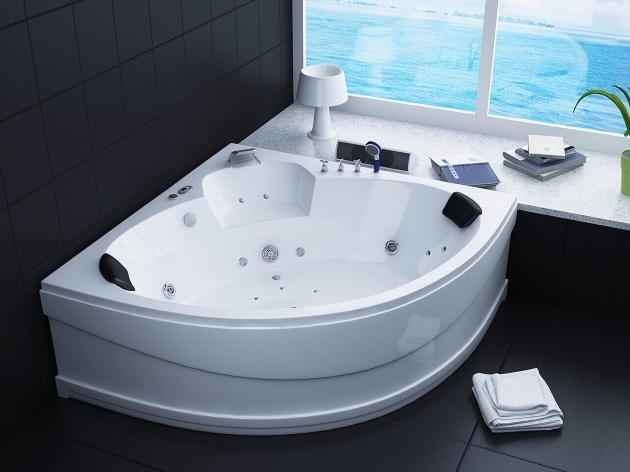Fascinating Best Whirlpool Tubs Best Large Jacuzzi Bath Whirlpool Bathtubs Luxury Bathroom Corner
