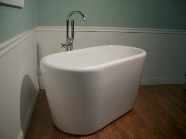 Marvelous Small Deep Soaking Tub Free Standing Soaking Tub Small Deep Soaking Tubs Free Standing